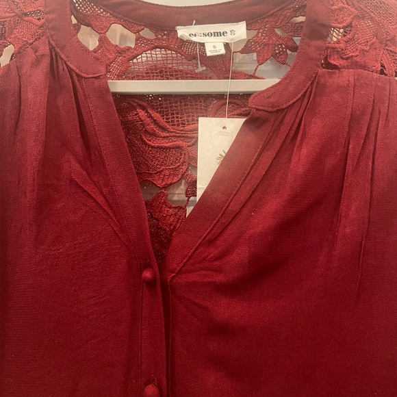 ee: some Woman’s Top/ Blouse NWT Hi/Low Button Down,Long Sleeve,Full back Lace - Picture 2 of 7